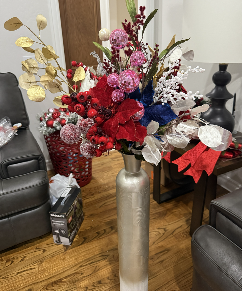 Seasonal floral pieces